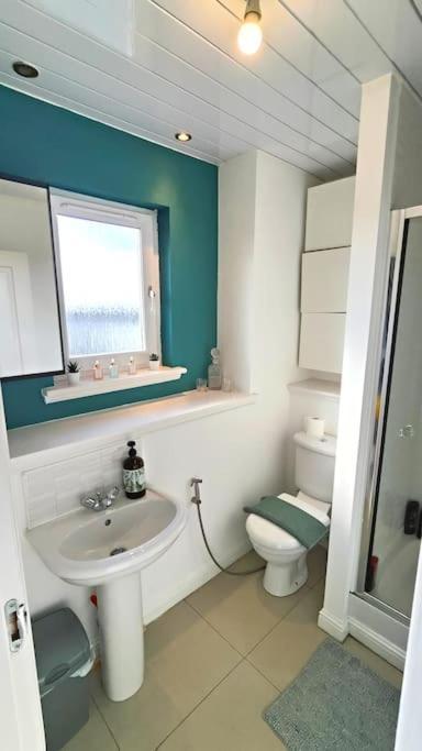 La Casita, Your Home Away From Home - Free Parking Глазгоу Екстериор снимка
