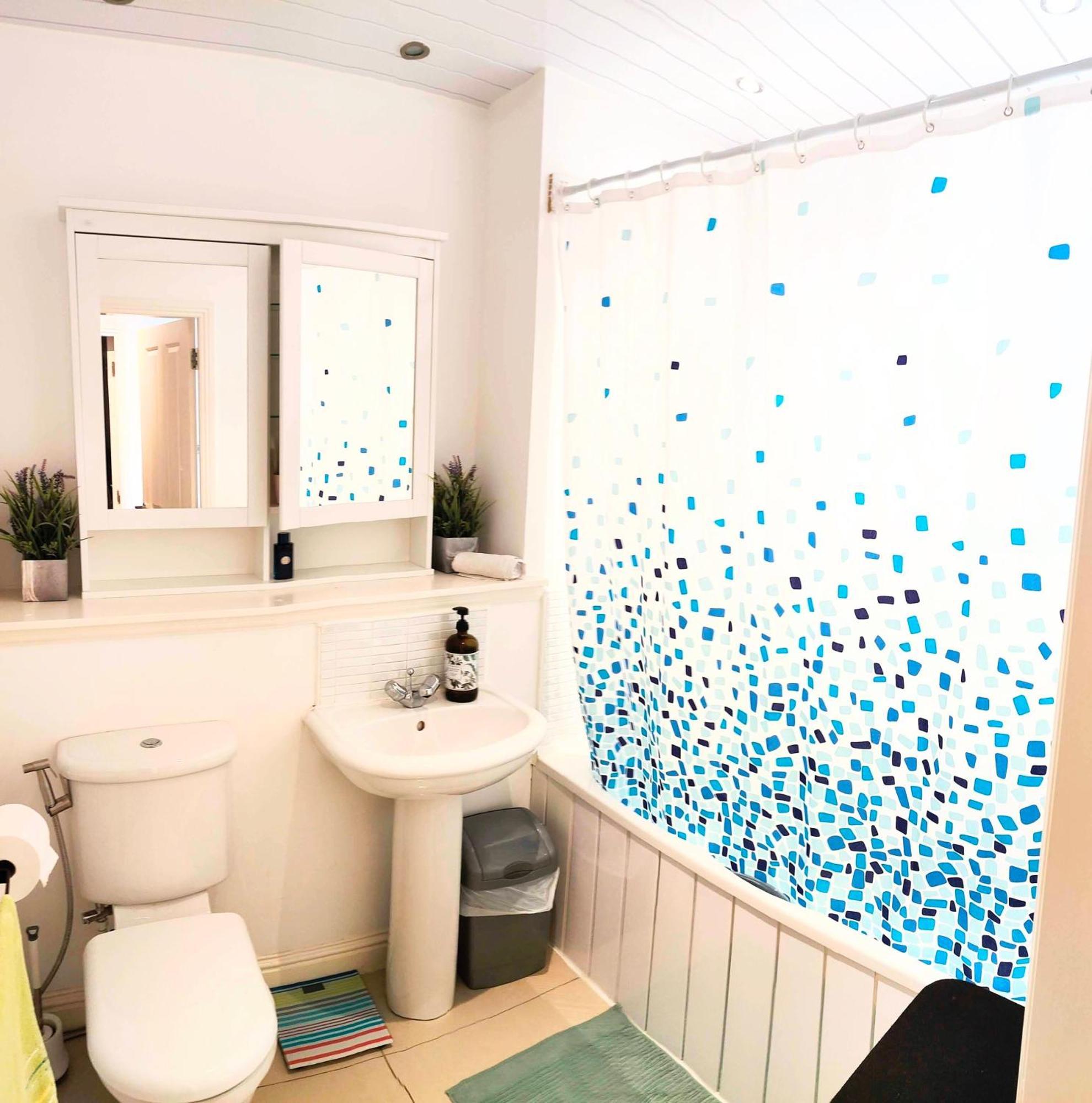 La Casita, Your Home Away From Home - Free Parking Глазгоу Екстериор снимка
